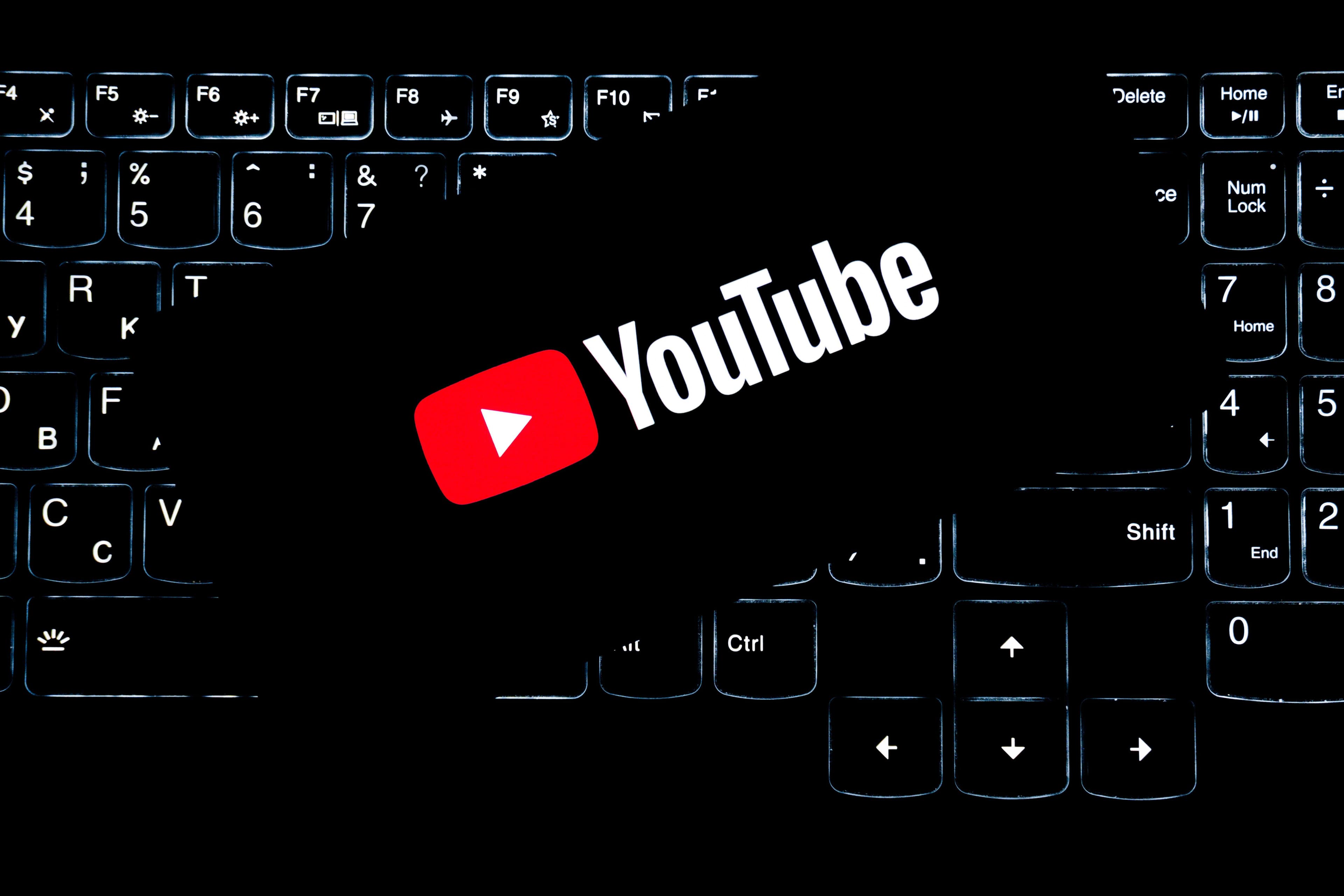 VPN YouTube — jak zmienić kraj i oglądać treści z innych regionów?
