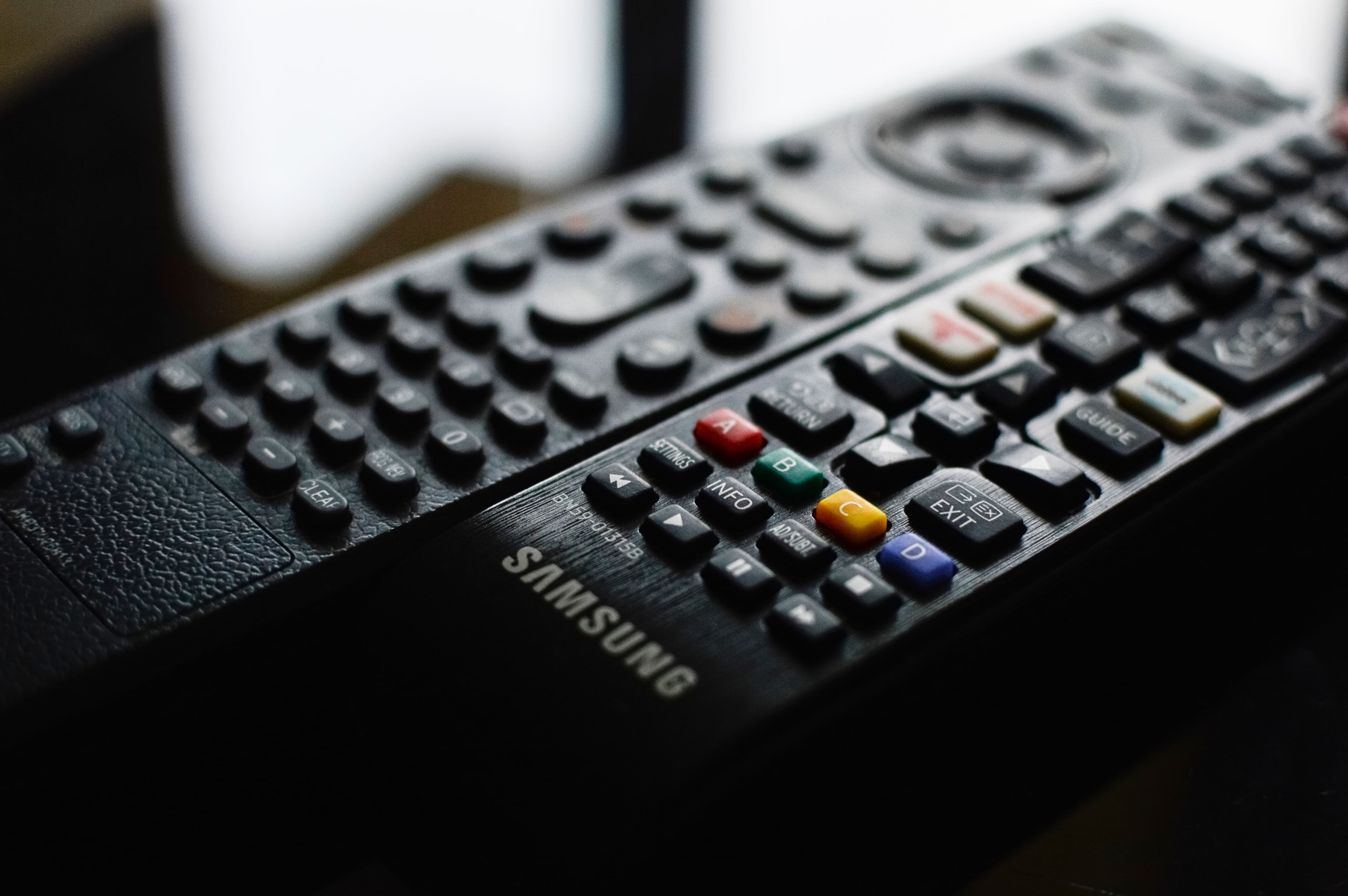 VPN Samsung TV — jak włączyć i skonfigurować VPN?